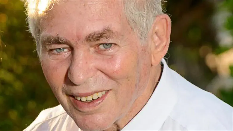 החנות שלו הפכה למרכז קליטה בכפר סבא. אבא אברהם אנגלמן ז"ל