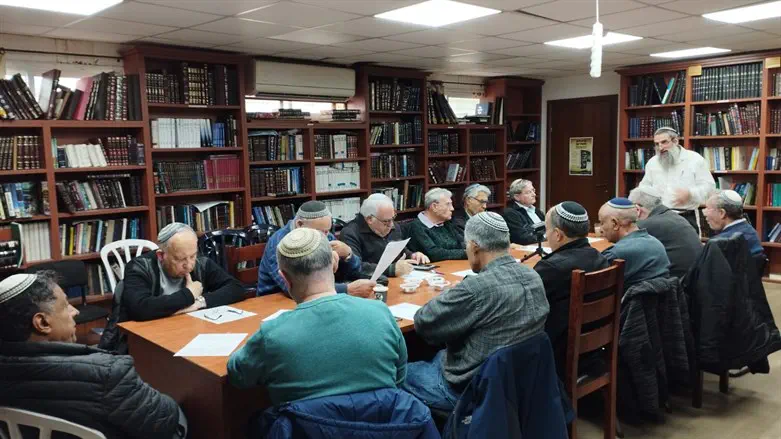 ישיבת ההסדר באשקלון לומדים תורה לע"נ יגל והלל הי"ד