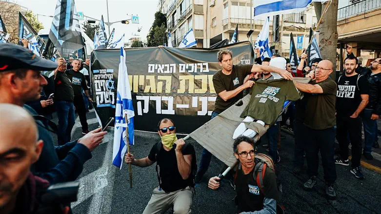 מיצג המחאה בבני ברק