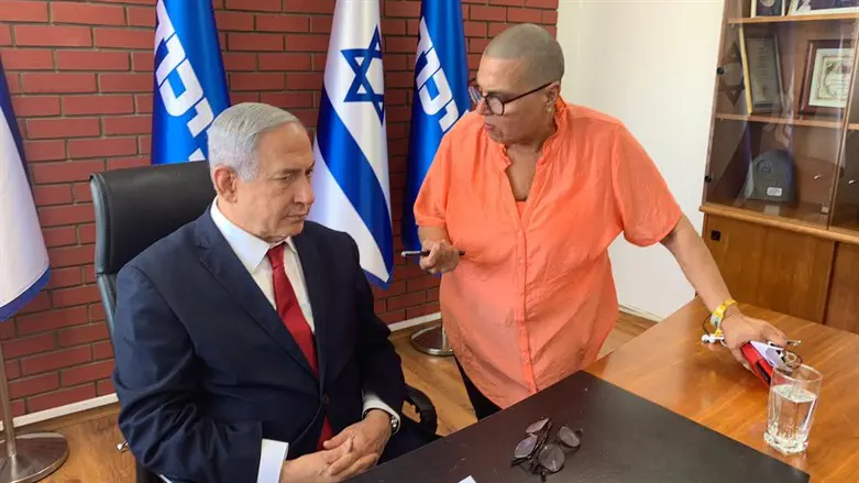 חני בליוויס ונתניהו