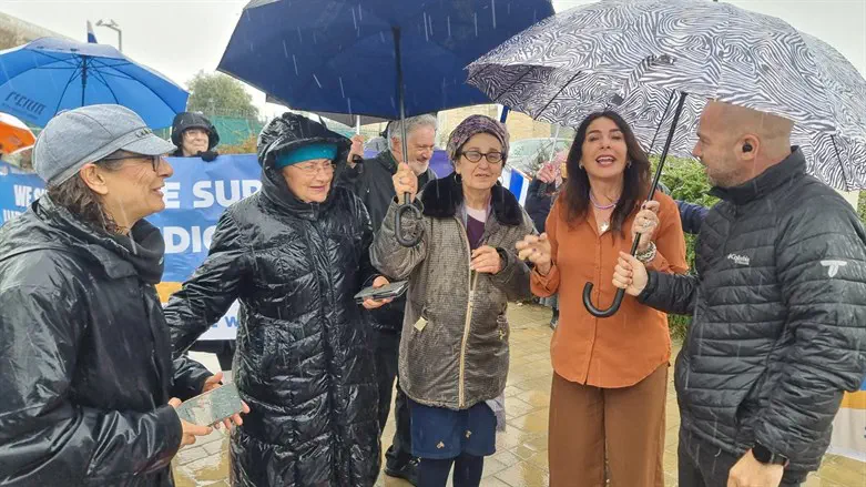 השרה רגב במפגן הבוקר