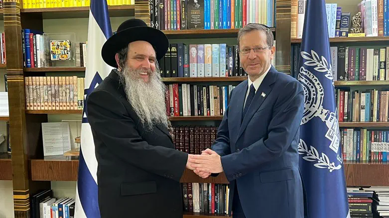 הרב הרוש והנשיא הרצוג