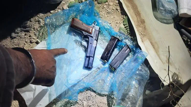 אמלקקח שהוסגר במסגרת החקירה