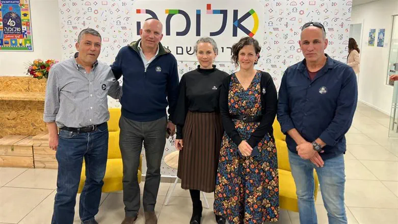 אמיתי פורת, אפרת שפירא רוזנברג, תמי חלמיש, אייזנמן, מני נאמן, שי ויזל