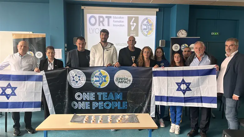 משלחת "עם אחד" בבית הספר בליון היום