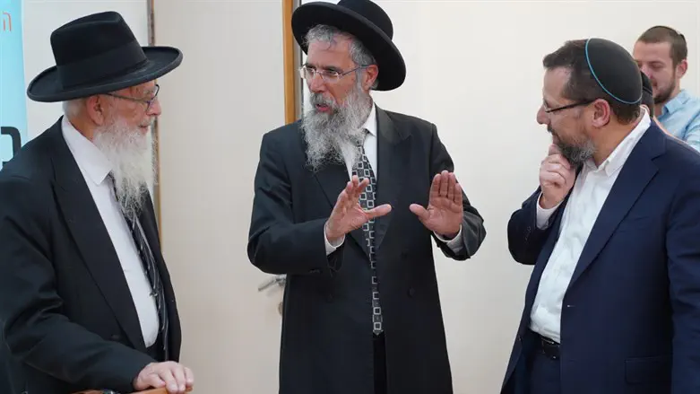 הרב יעקב אריאל הרב לוז והרב נריה