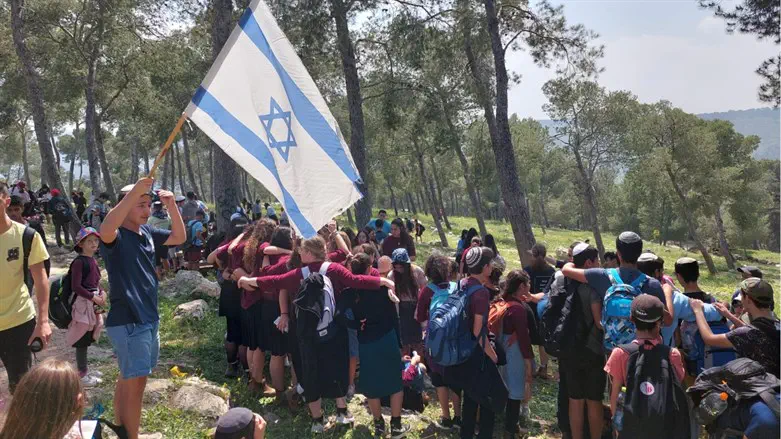 חניכי בני עקיבא במסע פסח