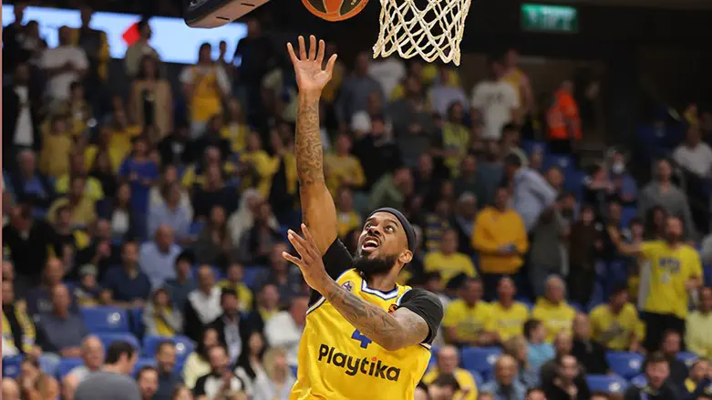 לורנזו בראון הערב. כמעט שחזור גמר 2004