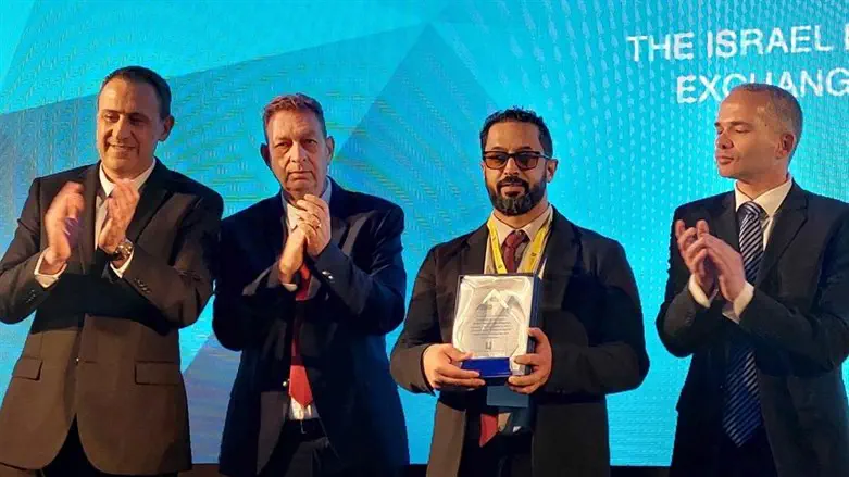 Ahmed Bin Sulayem receives award from Israel Diamond Exchange