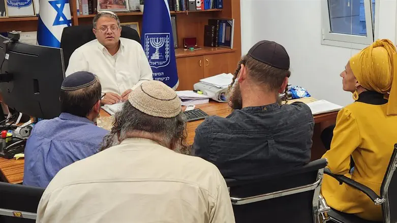 בן גביר עם ההורים