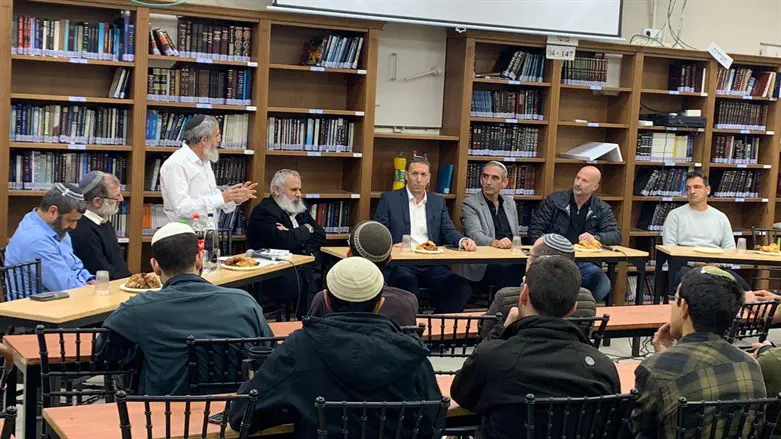 הידברות בישיבת שדרות