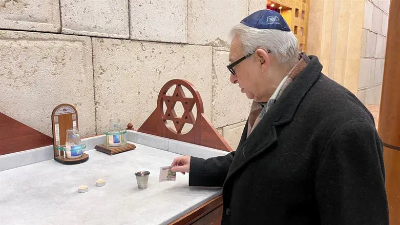 והשיב לב אב על בתו