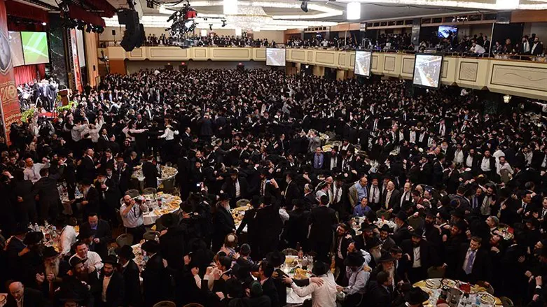 Dancing at Chabad Kinus'