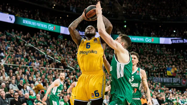 ג'רל מרטין מול ז'לגיריס קובנה, הערב