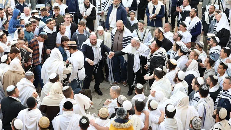 Hallel prayer outside the Old City of Jerusalem