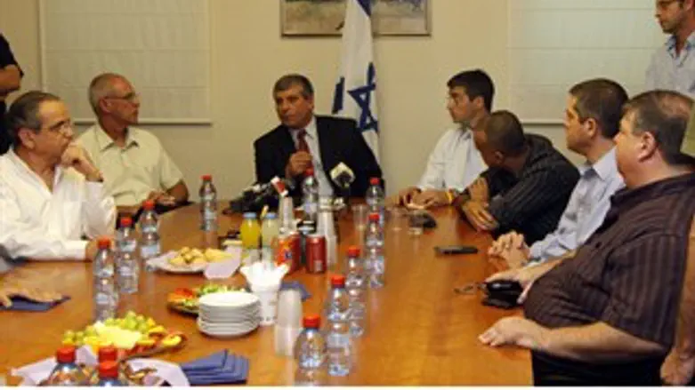 שמחון ומנכל"י החברות