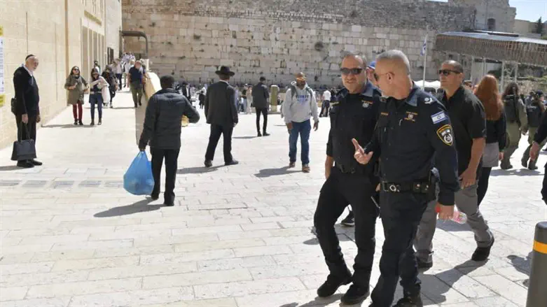 שבתאי ותורג'מן בכותל