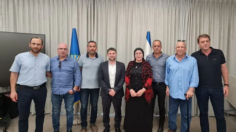 סמוטריץ׳ וסטרוק עם ראשי הרשויות