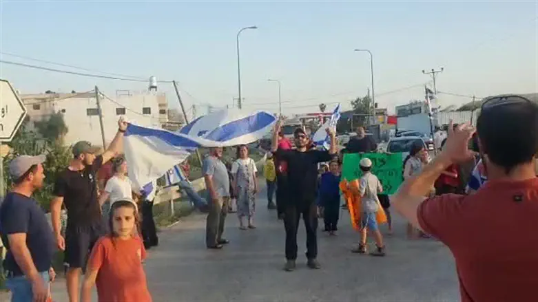 Протест у деревни Ауджа