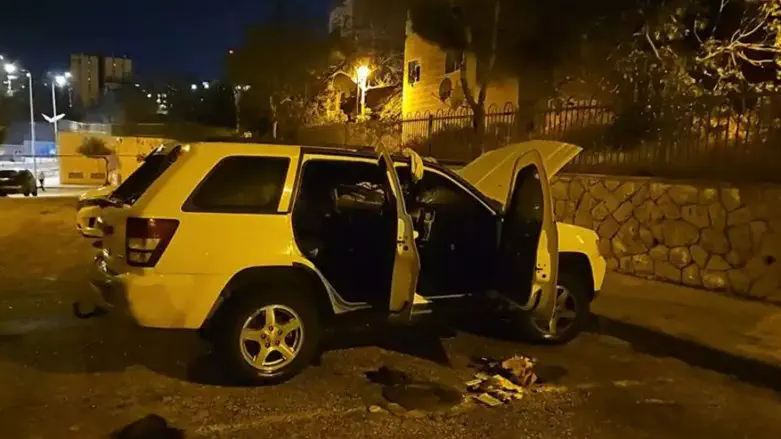 Один из повреждённых автомобилей