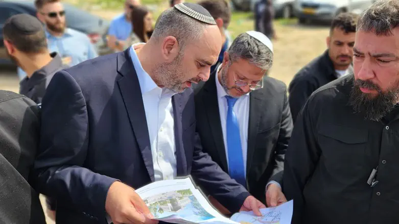 השר איתמר בן גביר עם ראש עיריית לוד יאיר רביבו