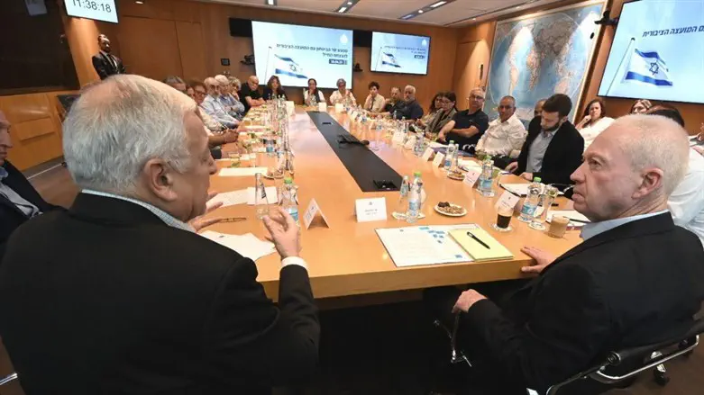 כדורי האויב לא הבחינו בין מי שבא מהעיר או מהכפר 