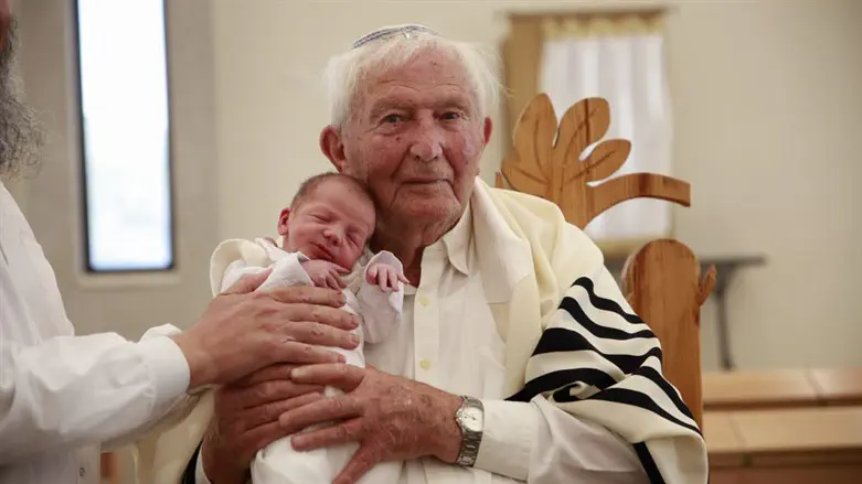 Хаим Эбенштейн со своим правеуком