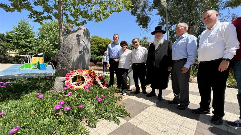 Церемония возложения венков