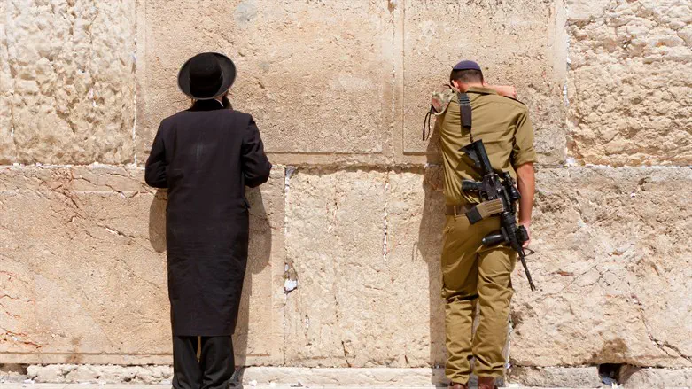לקראת התפילה בכותל המערבי