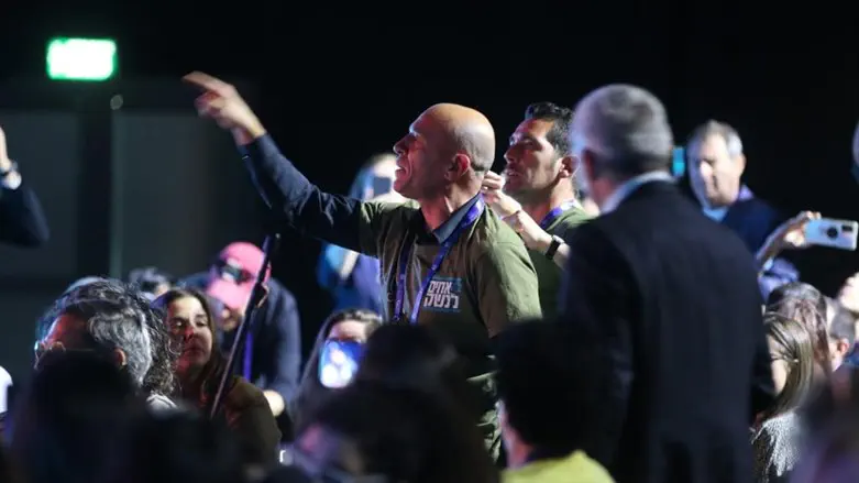 סערה בפאנל על חוק השבות ב-GA