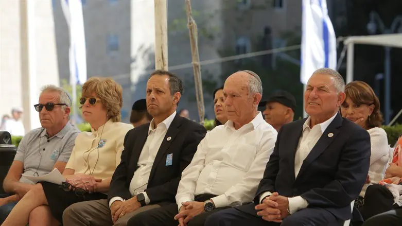 R to L: Doron Almog; Yossi Ron; Mark Wilf; Julie Platt, her husband Mark Platt