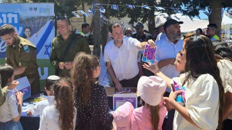 מעל 15,000 בני אדם חוגגים עצמאות בשומרון