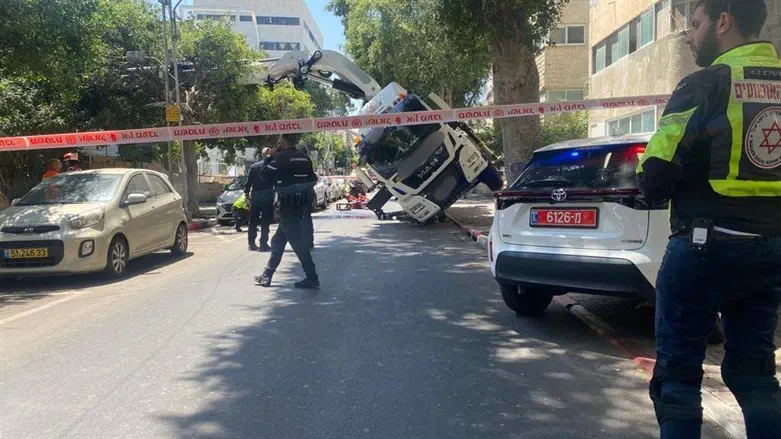 המשאית שהתהפכה