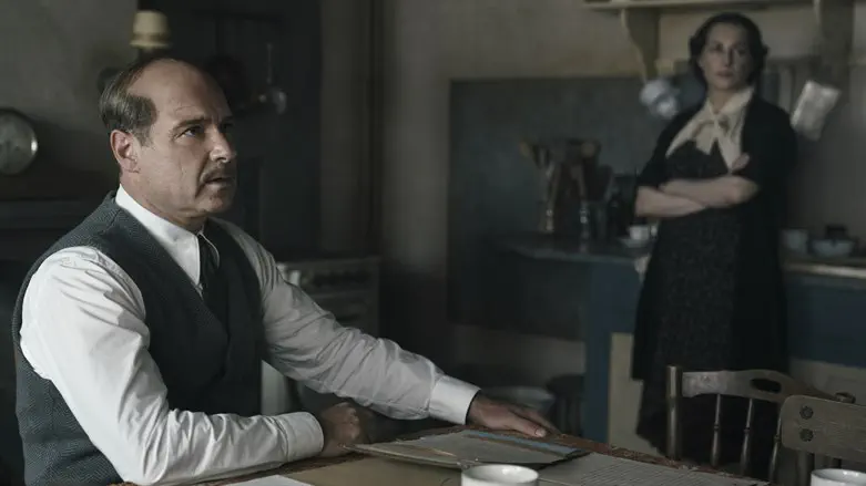 Liev Schreiber plays Otto Frank and Amira Casar plays Edith Frank in "A Small Li