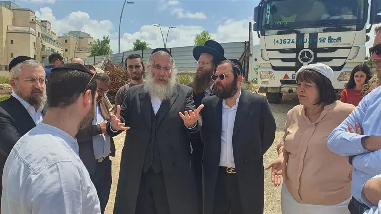 סיור בגני ילדים בהקמה