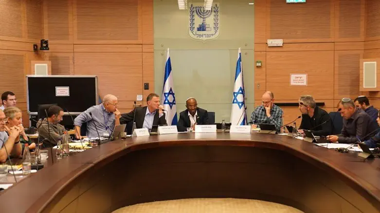 ועדת משנה איו"ש 