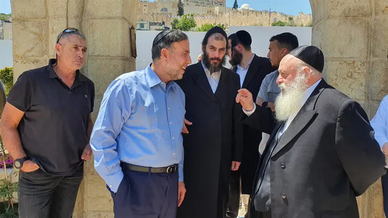 יצחק גולדקנופף ודוד הגר בעיר דוד