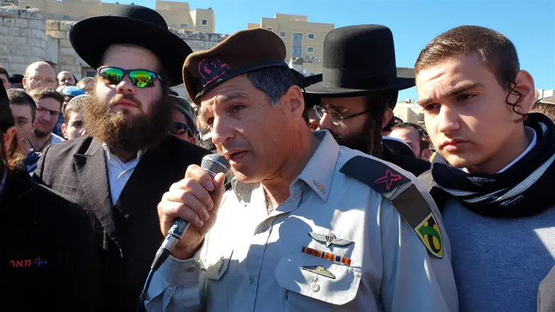 Бригадный генерал Давид Зини