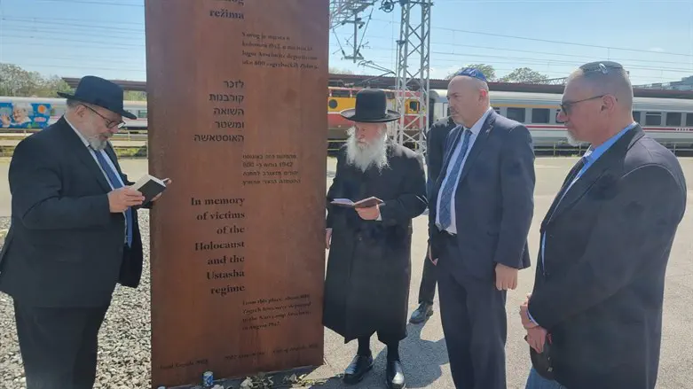 גולדקנופף באנדרטת קדושי השואה בזאגרב