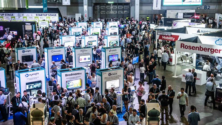 אירוע אקומושן בעבר