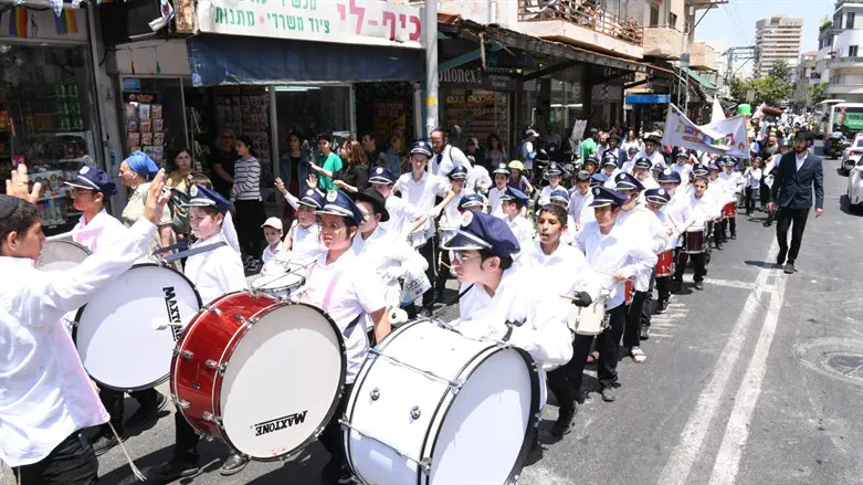 אחת התהלוכות בתל אביב