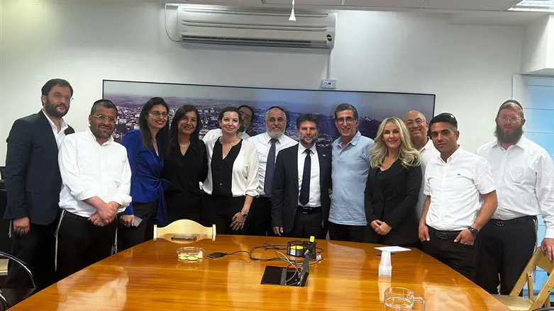 סמוטריץ' עם ראשי ארגוני מעונות הסמל
