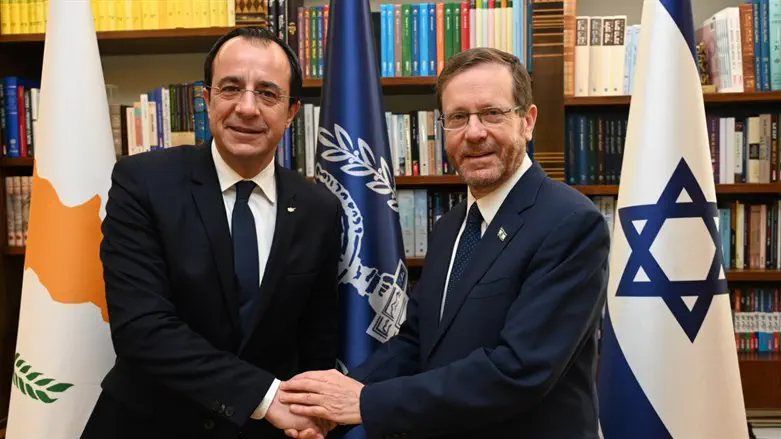 הרצוג ונשיא קפריסין