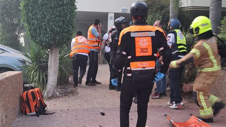 scene of rocket strike in Rehovot