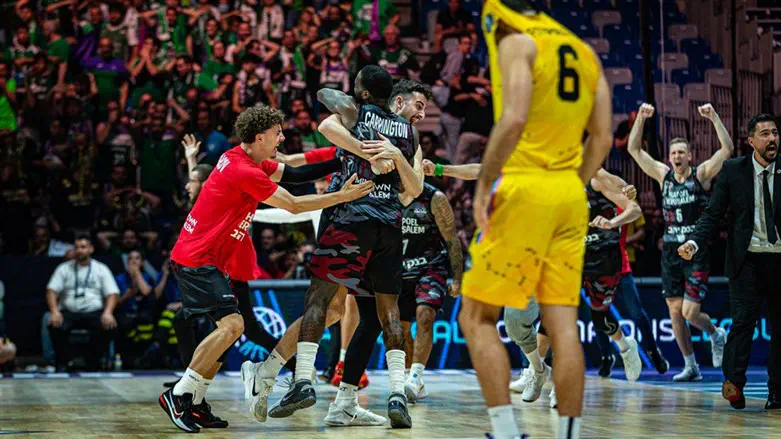 הפועל חוגגת היסטוריה על אדמת ספרד