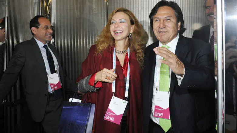 Eliane Karp (L) with husband, former Peruvian Pres. Alejandro Toledo, in Ireland in 2014. 
