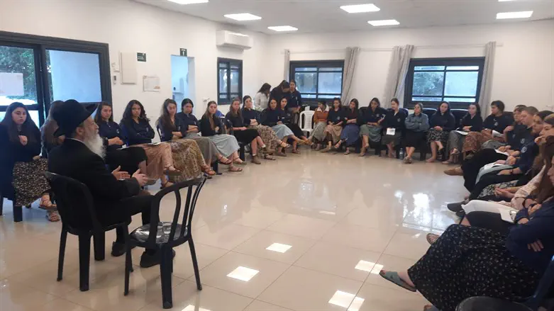 הרב אליעזר מלמד והקומונריות