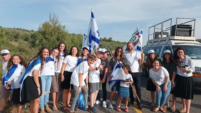 ישראל גנץ במהלך הצעדה