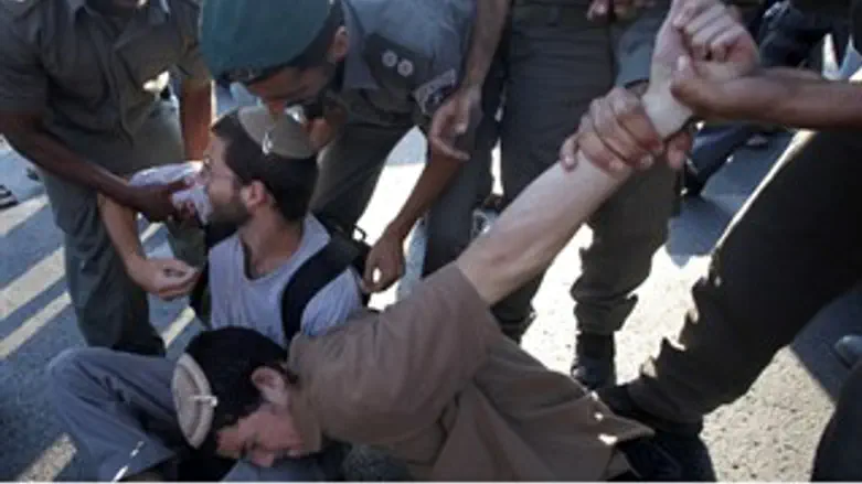 ממראות המחאה אמש בכניסה לירושלים