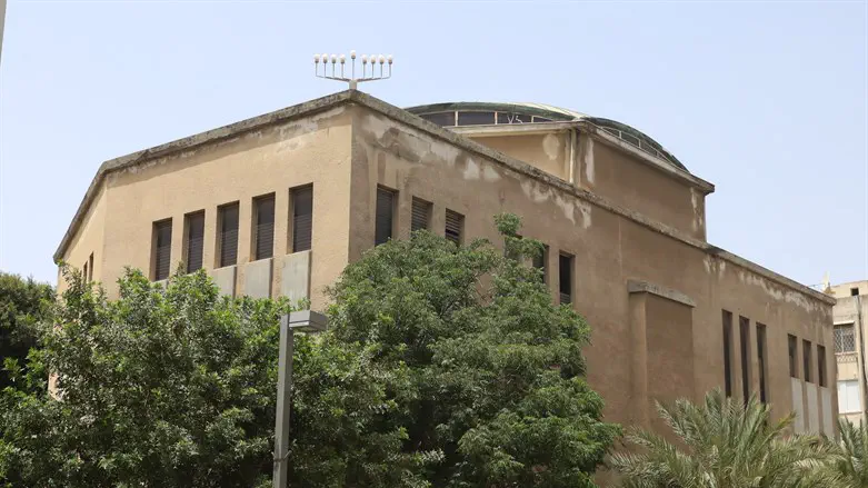 בית הכנסת ברחוב קליי שאליו תוכננה הישיבה לעבור